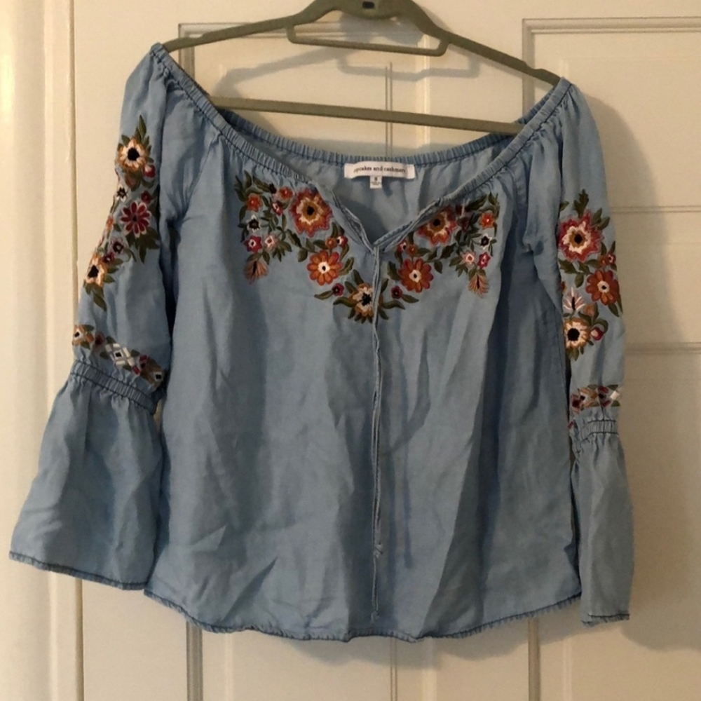 Cupcakes & Cashmere Embroidered Off the Shoulder Chambray Small